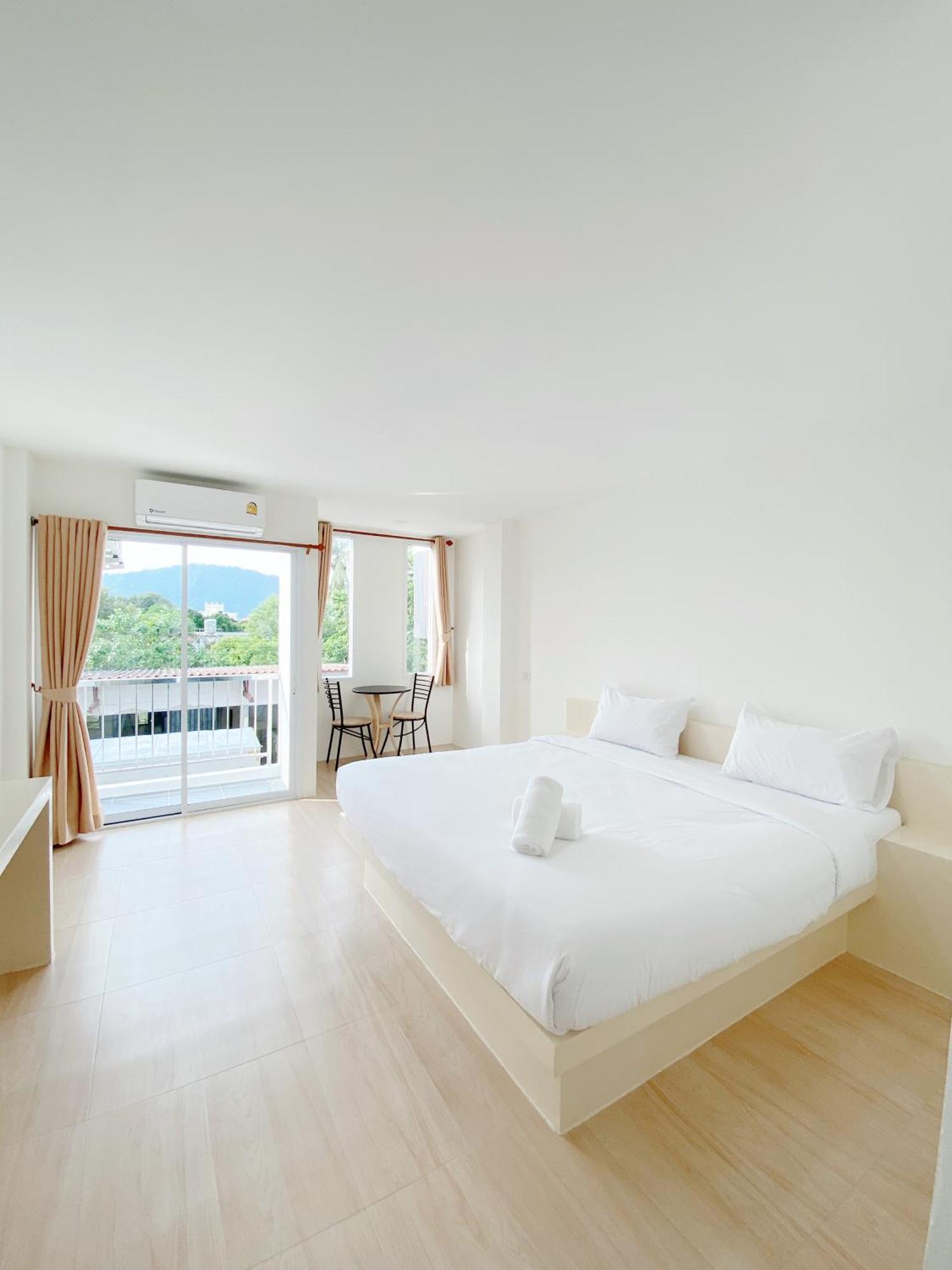 Tanatnan Hotel Ranong Exterior photo